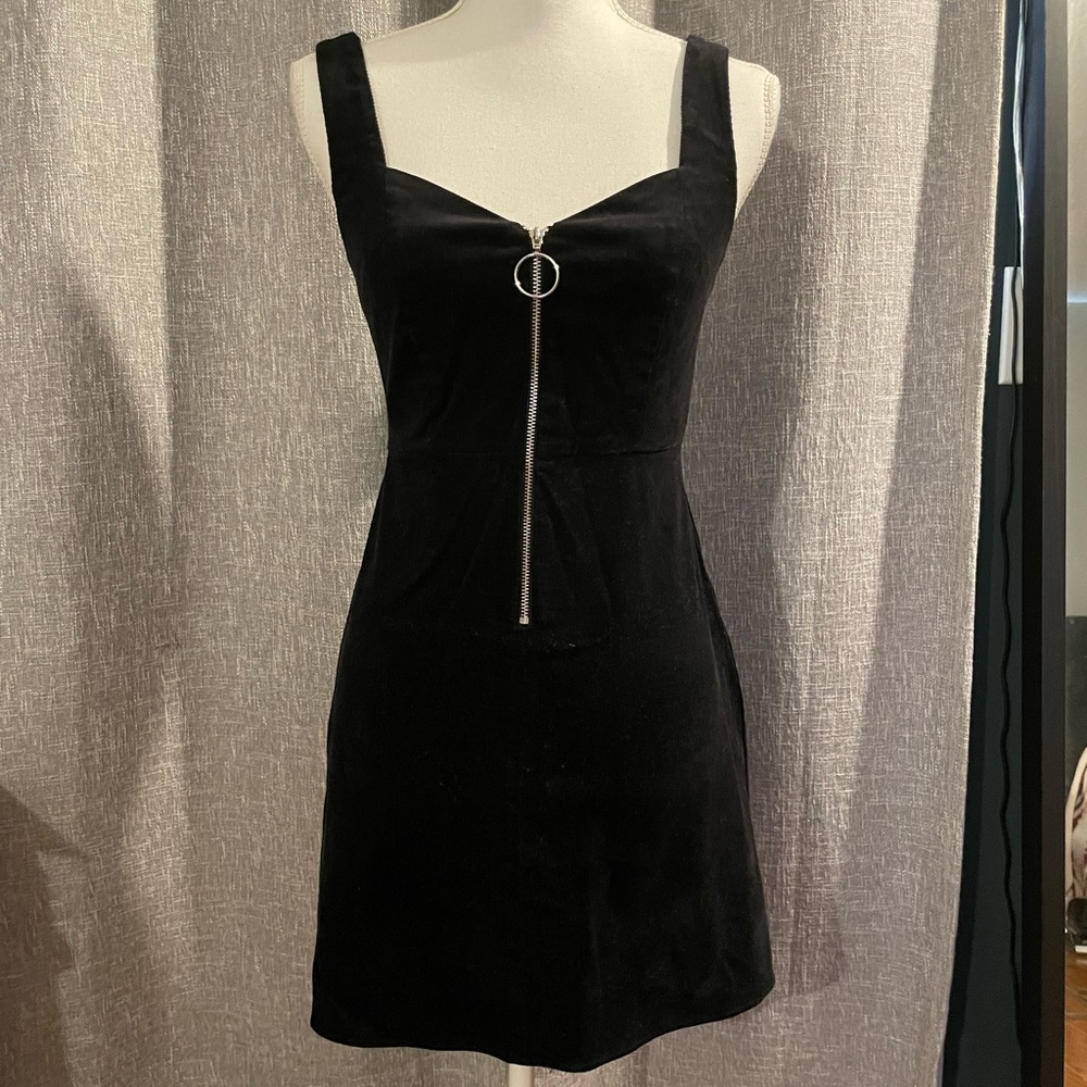 TOPSHOP NWT Black Velvet Mini Dress w/ Front Zipper sz 2